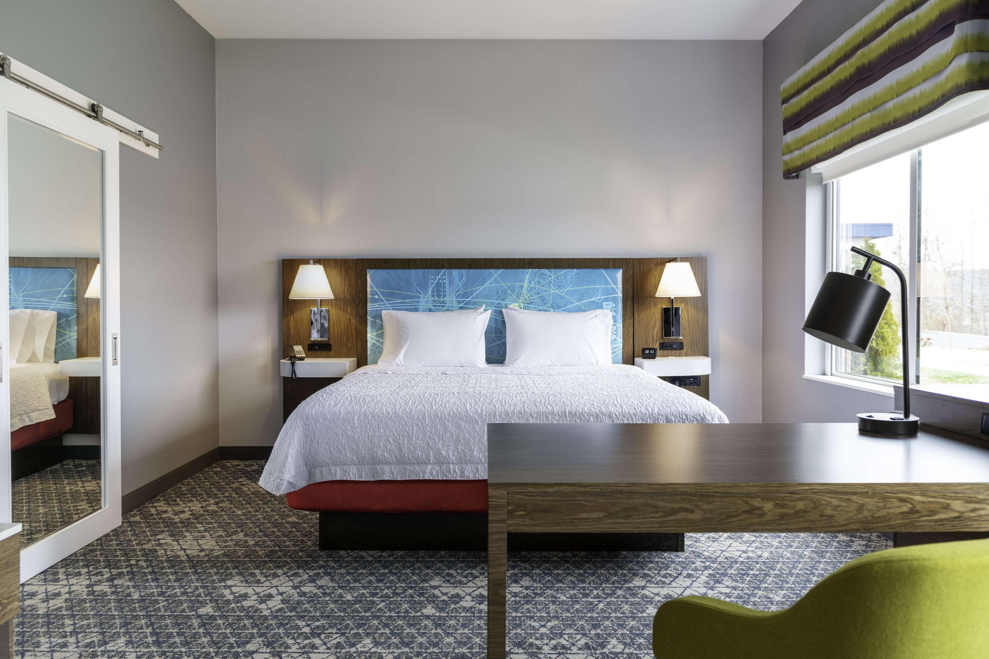 Hampton Inn & Suites Pittsburgh New Stanton Pa Ngoại thất bức ảnh