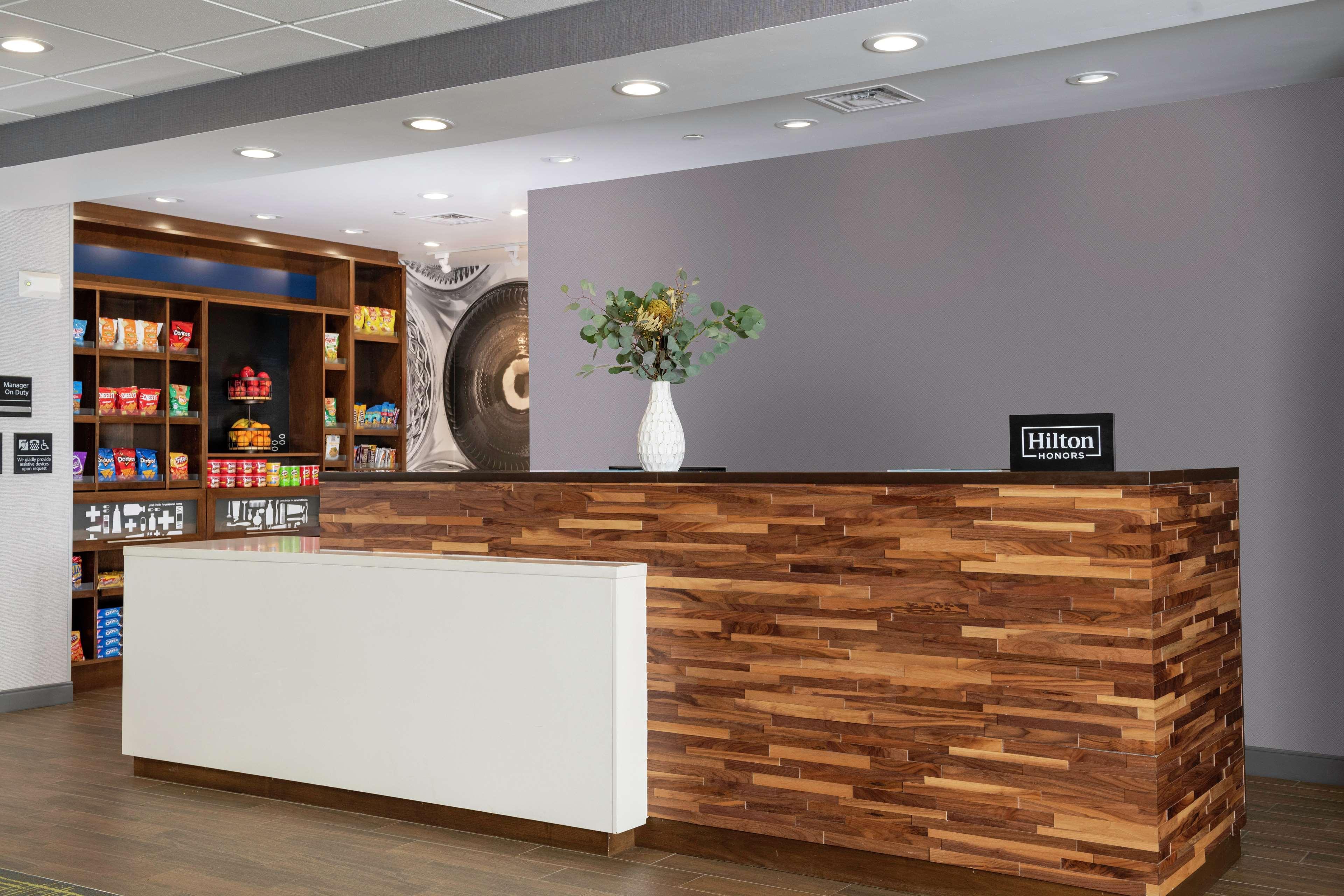 Hampton Inn & Suites Pittsburgh New Stanton Pa Ngoại thất bức ảnh
