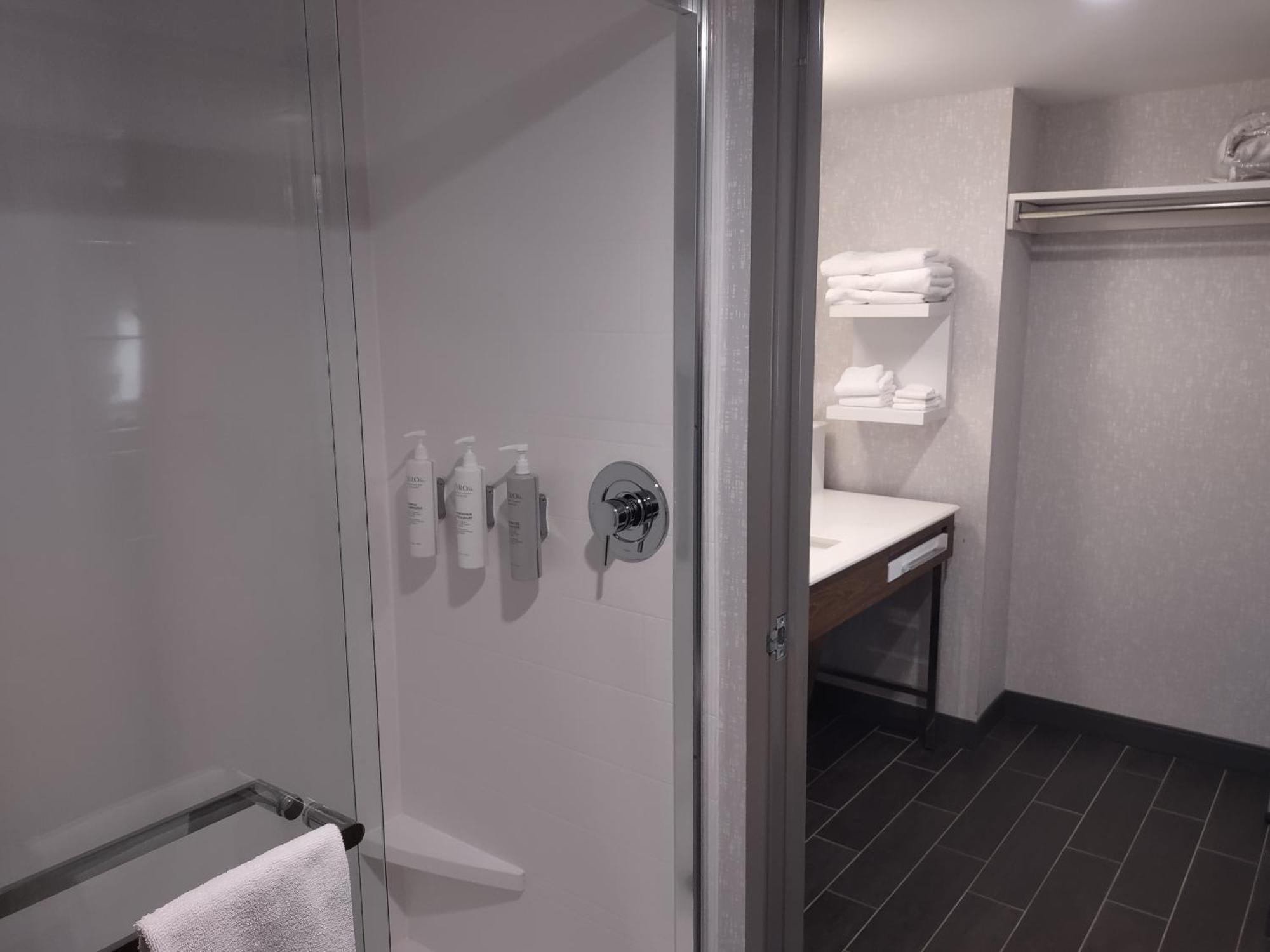Hampton Inn & Suites Pittsburgh New Stanton Pa Ngoại thất bức ảnh