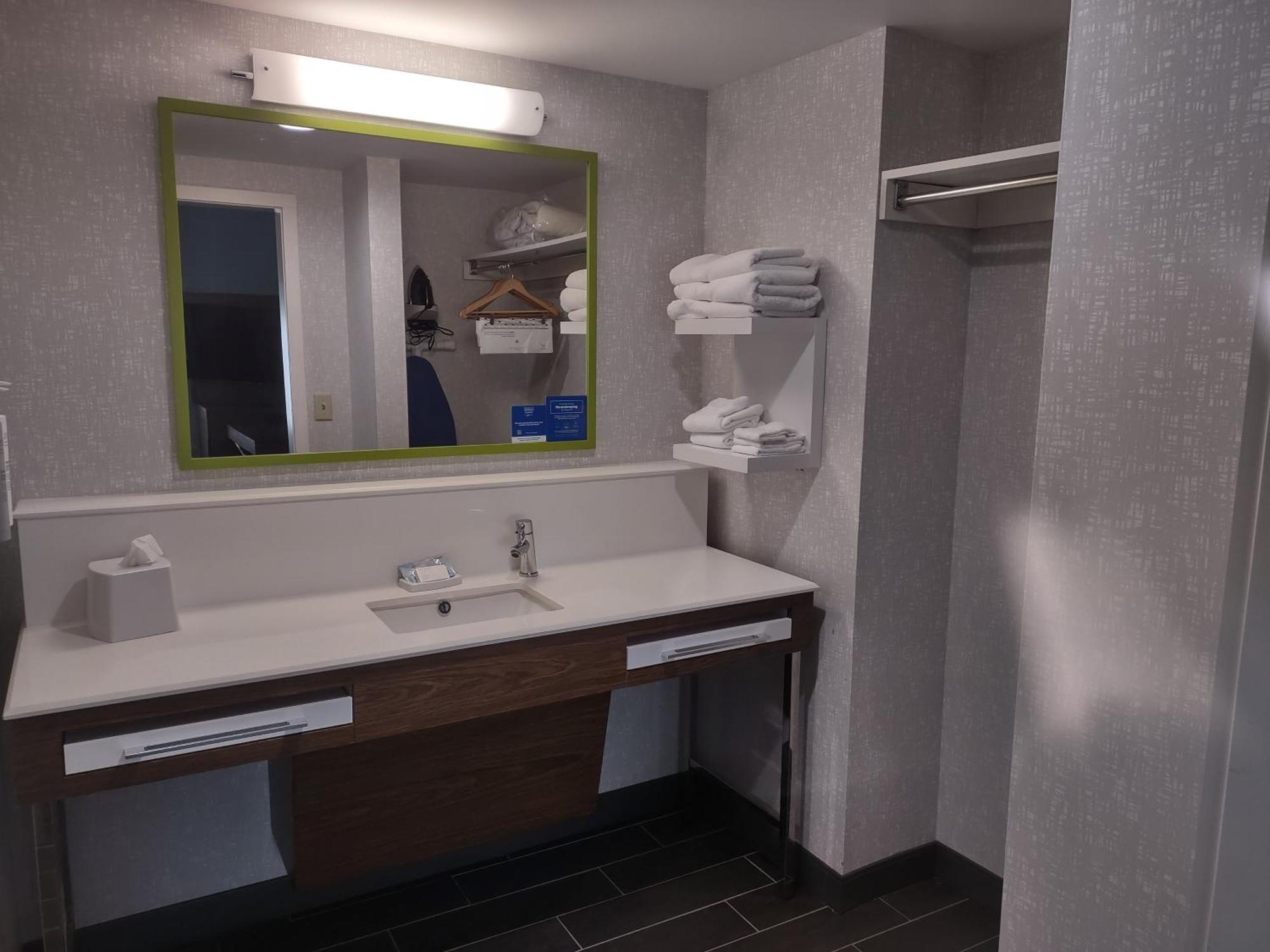 Hampton Inn & Suites Pittsburgh New Stanton Pa Ngoại thất bức ảnh